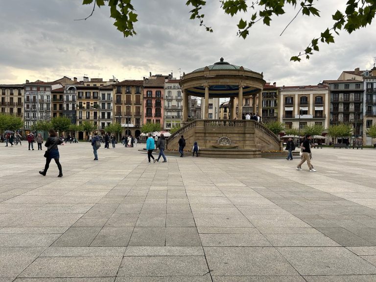 Plaza del Castillo con su quiosco